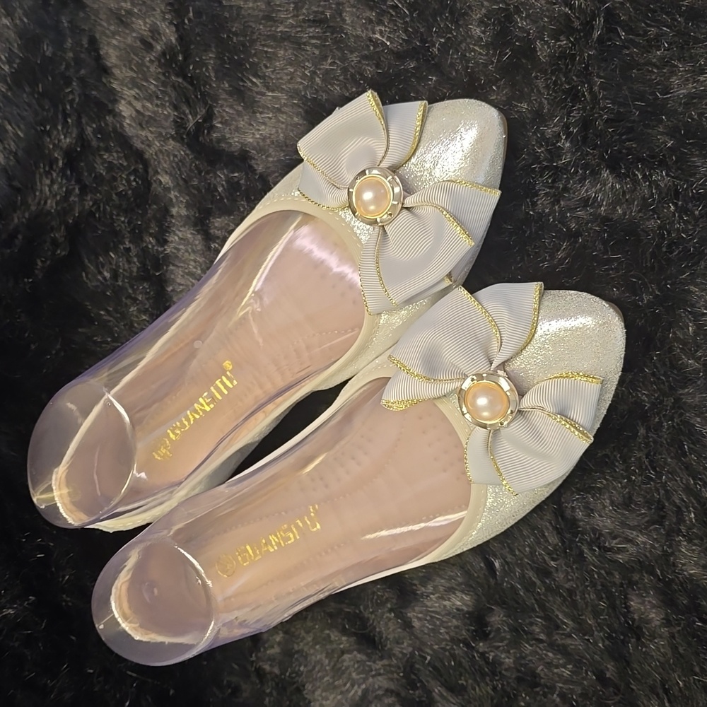 Silver Flatsw/Gold Embellishment - Travel Shoes - NWOT Sz 38 EU